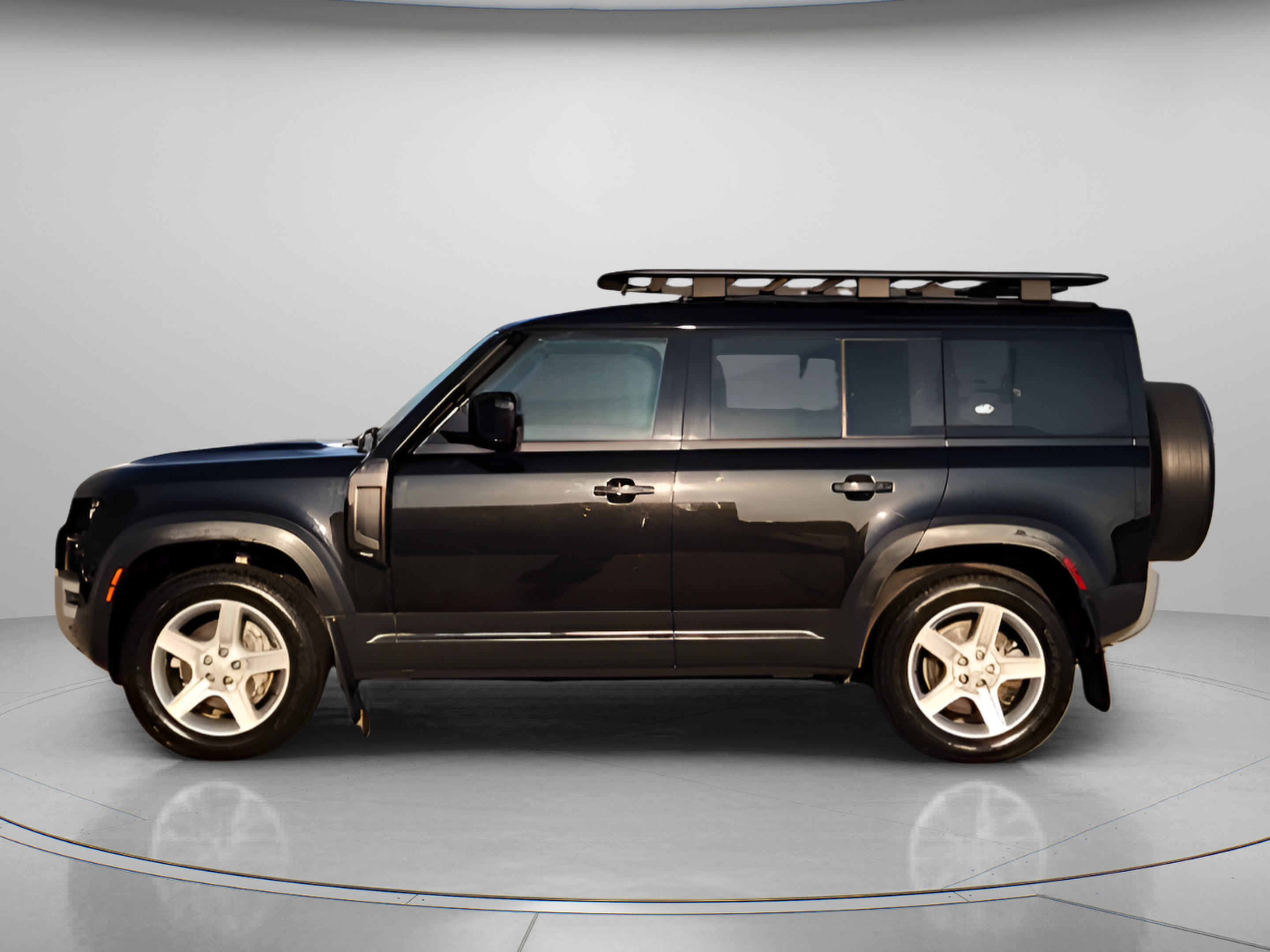 Certified 2022 Land Rover Defender 110 SE AWD/4WD image 3
