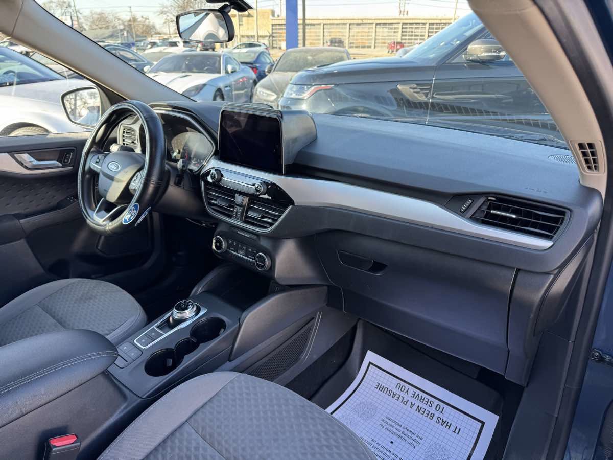 Used 2020 Ford Escape SE image 25