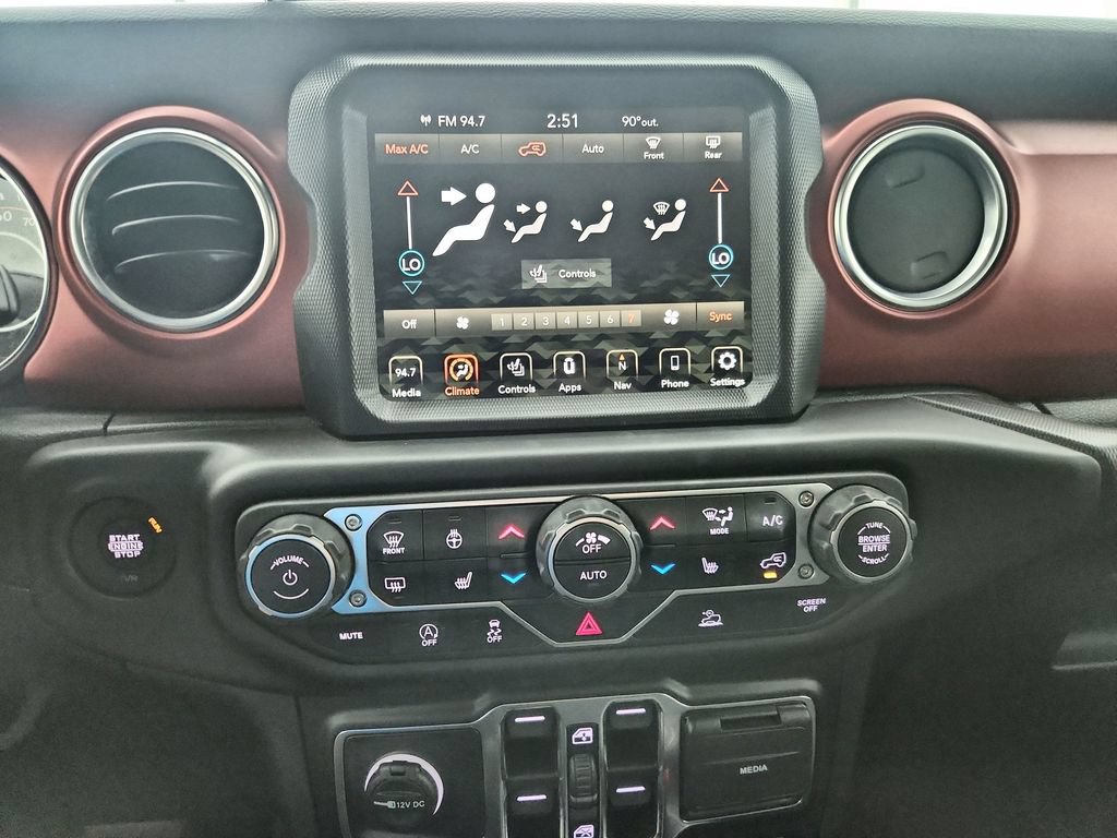 Used 2023 Jeep Wrangler Unlimited Rubicon w/ Cold Weather Group AWD/4WD image 30