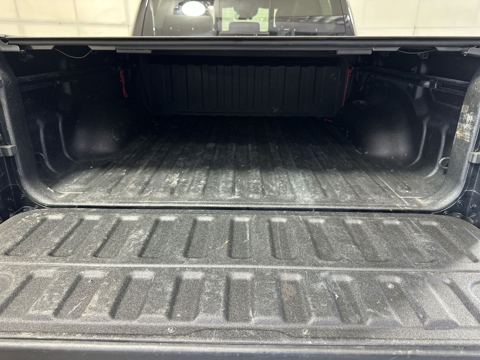 Used 2020 RAM 1500 Limited w/ Black Appearance Package AWD/4WD image 27