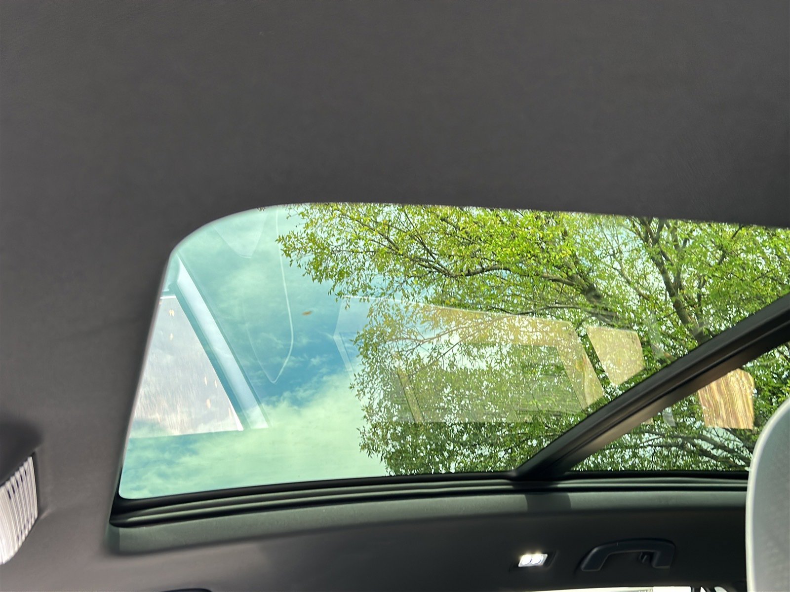 New 2026 Volkswagen Atlas Cross Sport SEL Premium R-Line image 12