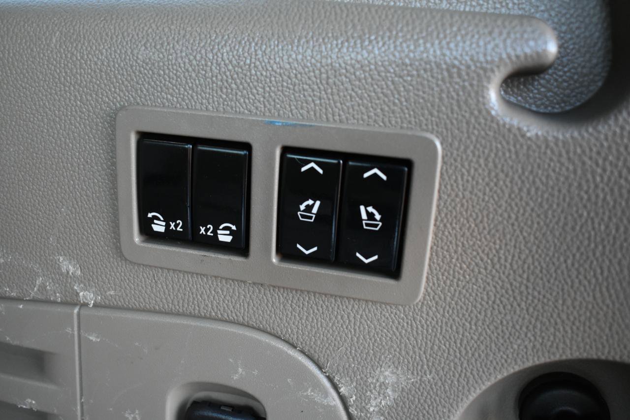 Used 2015 Chevrolet Suburban LTZ image 51