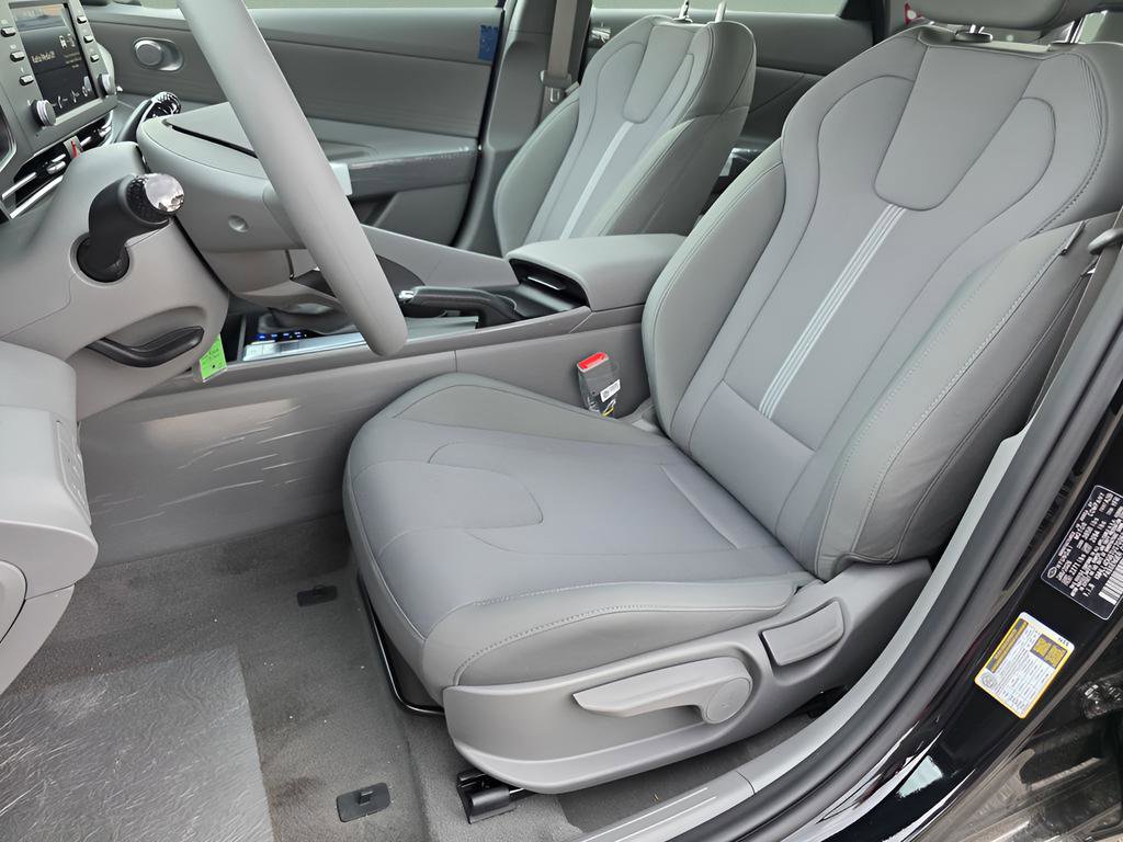 New 2026 Hyundai Elantra SE FWD image 13