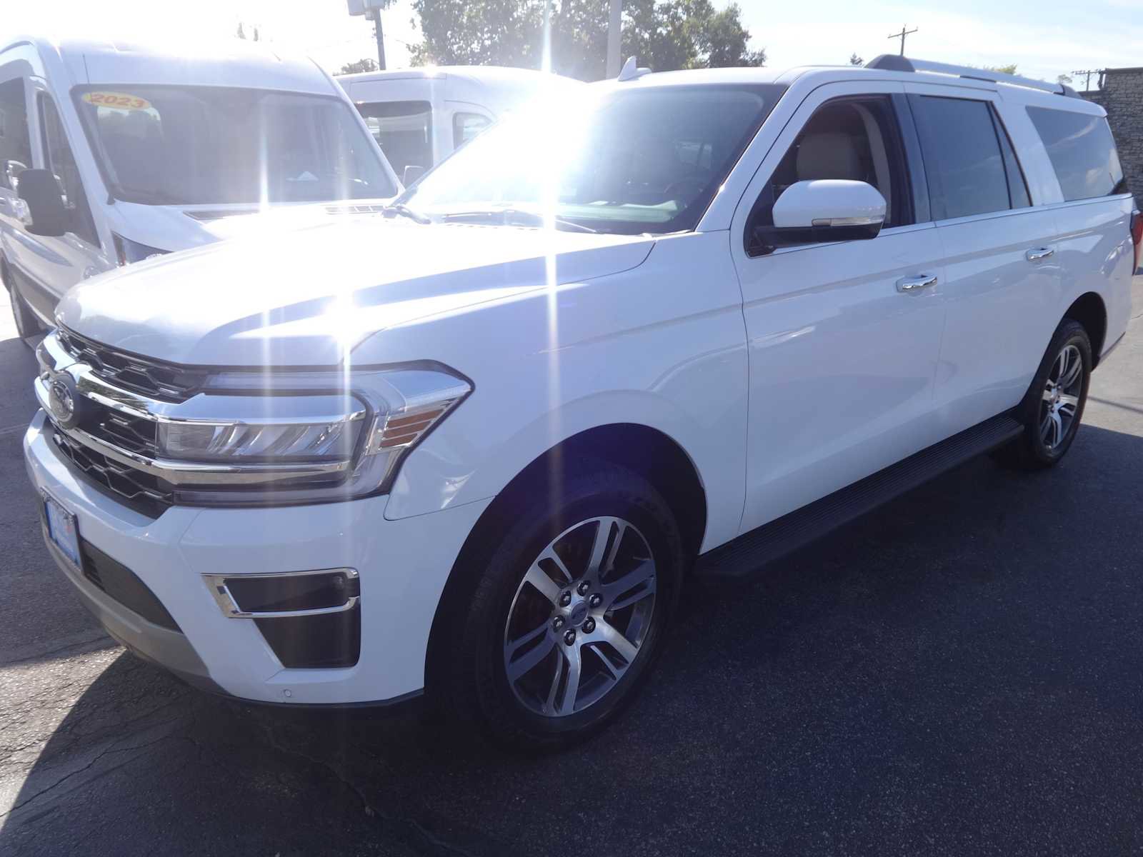 Used 2024 Ford Expedition Max Limited image 3