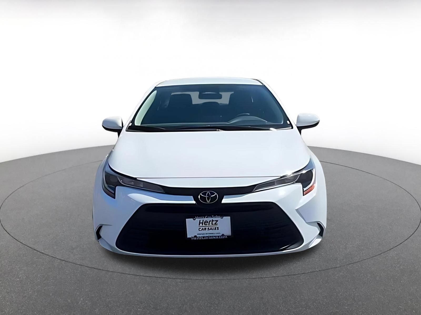 Used 2025 Toyota Corolla LE FWD image 4