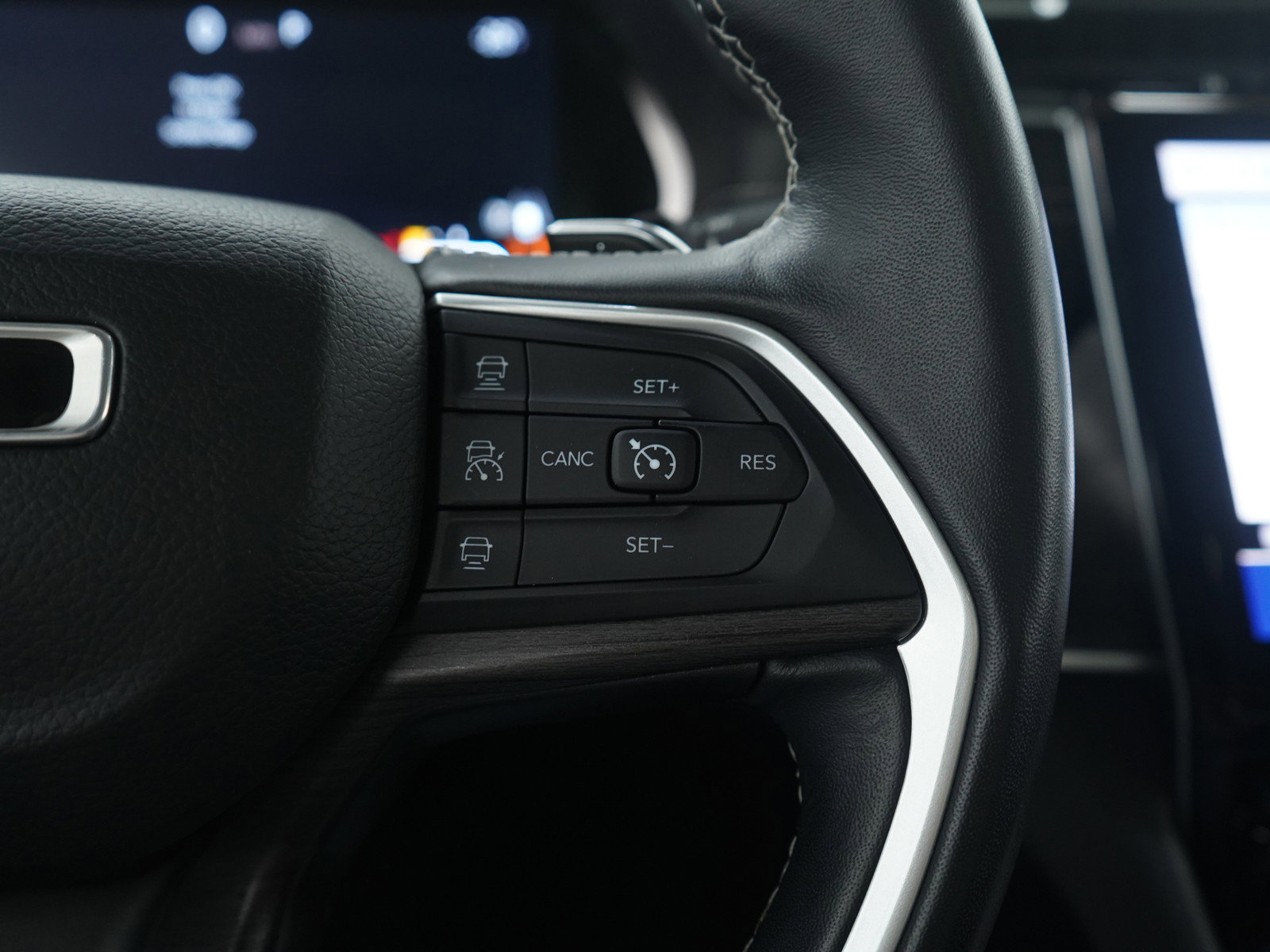 Used 2022 Jeep Grand Cherokee Limited image 27