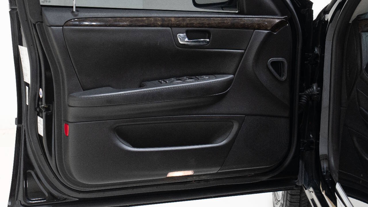 Used 2008 Cadillac DTS Limousine FWD image 27