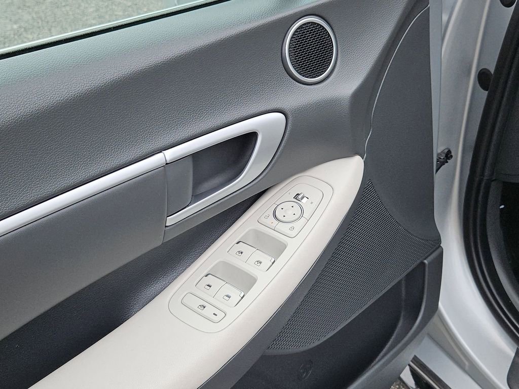Used 2025 Hyundai Sonata SEL FWD image 15