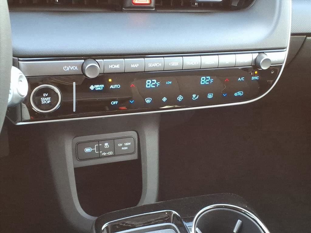 New 2025 Hyundai Ioniq 5 SE image 18