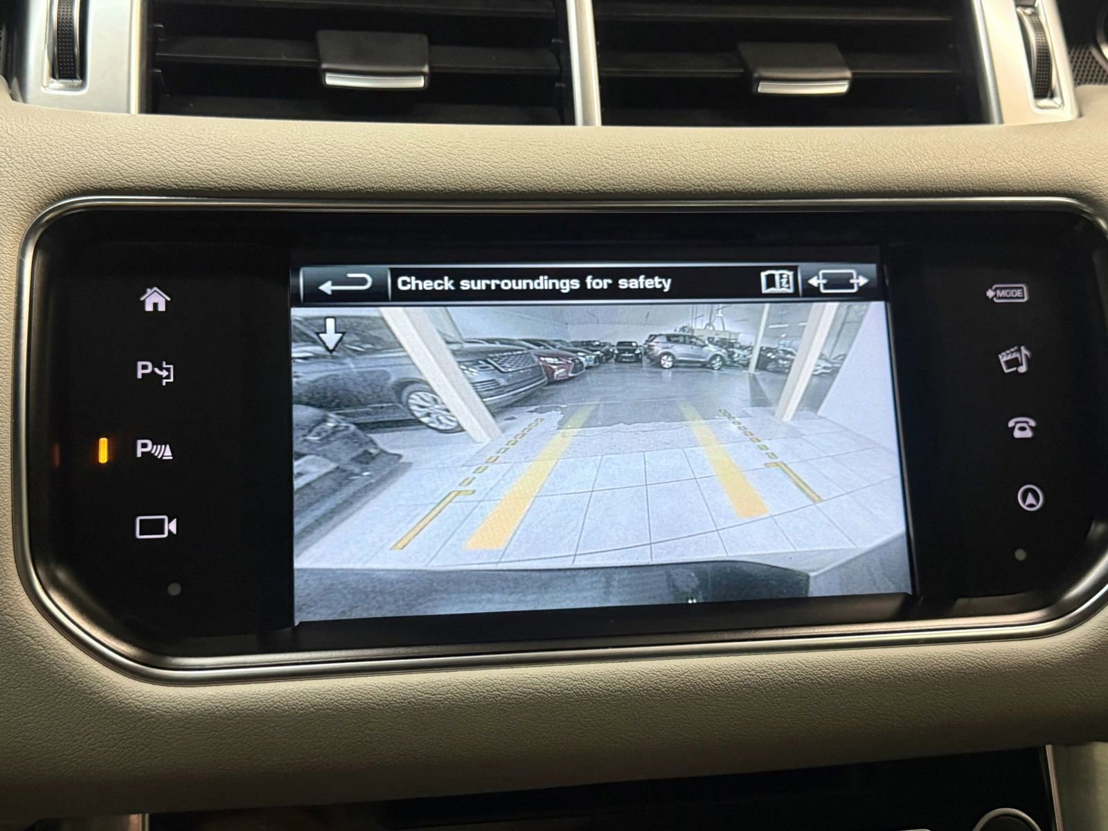 Used 2016 Land Rover Range Rover Sport HSE image 32