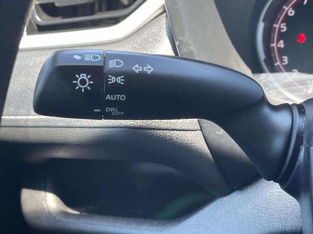 Used 2023 Toyota RAV4 XLE FWD image 29