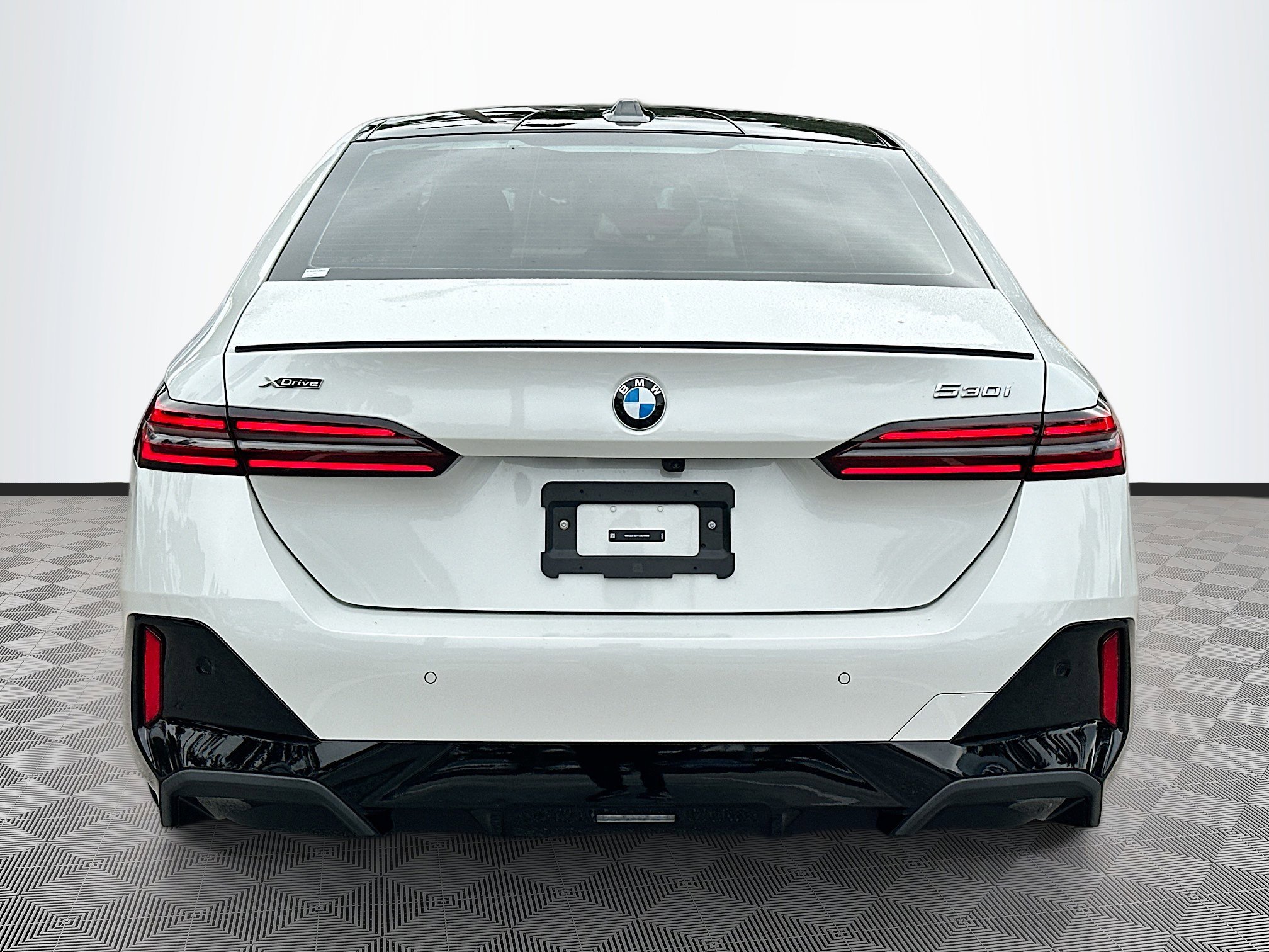 Used 2026 BMW 530i xDrive w/ Executive Package image 6