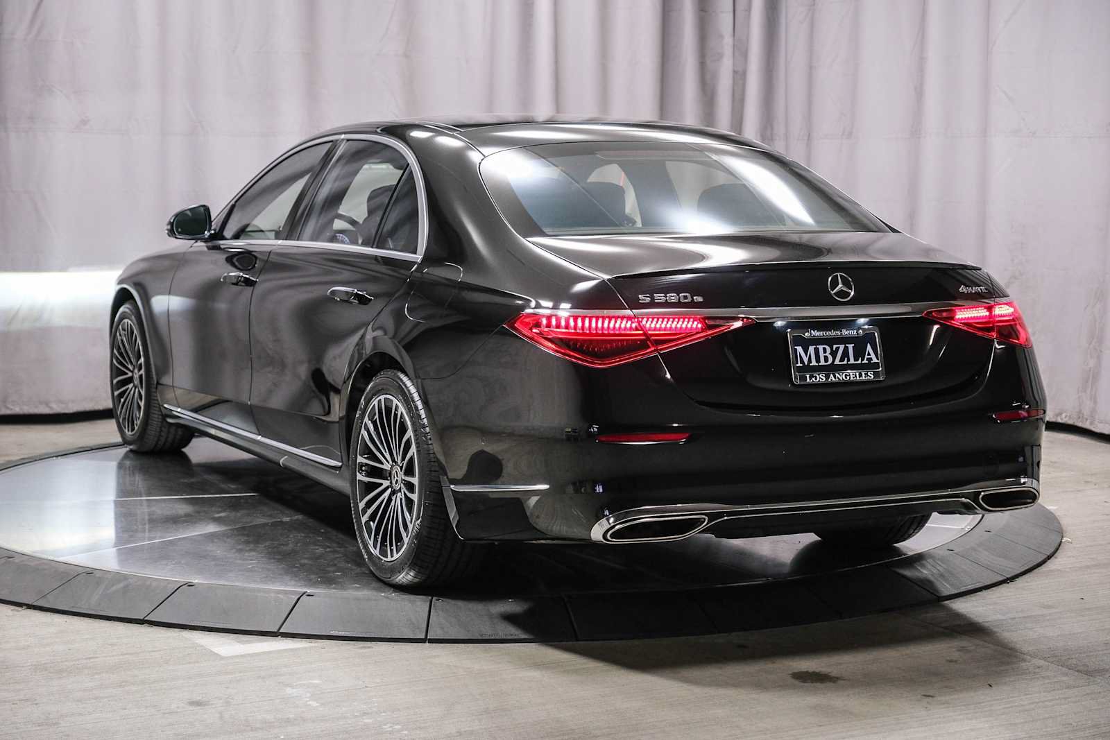 Certified 2023 Mercedes-Benz S 580e 4MATIC Sedan image 2