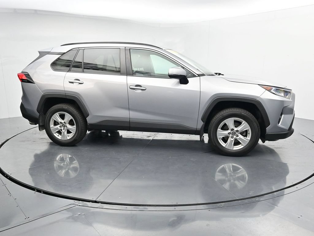 Used 2021 Toyota RAV4 XLE AWD/4WD image 9