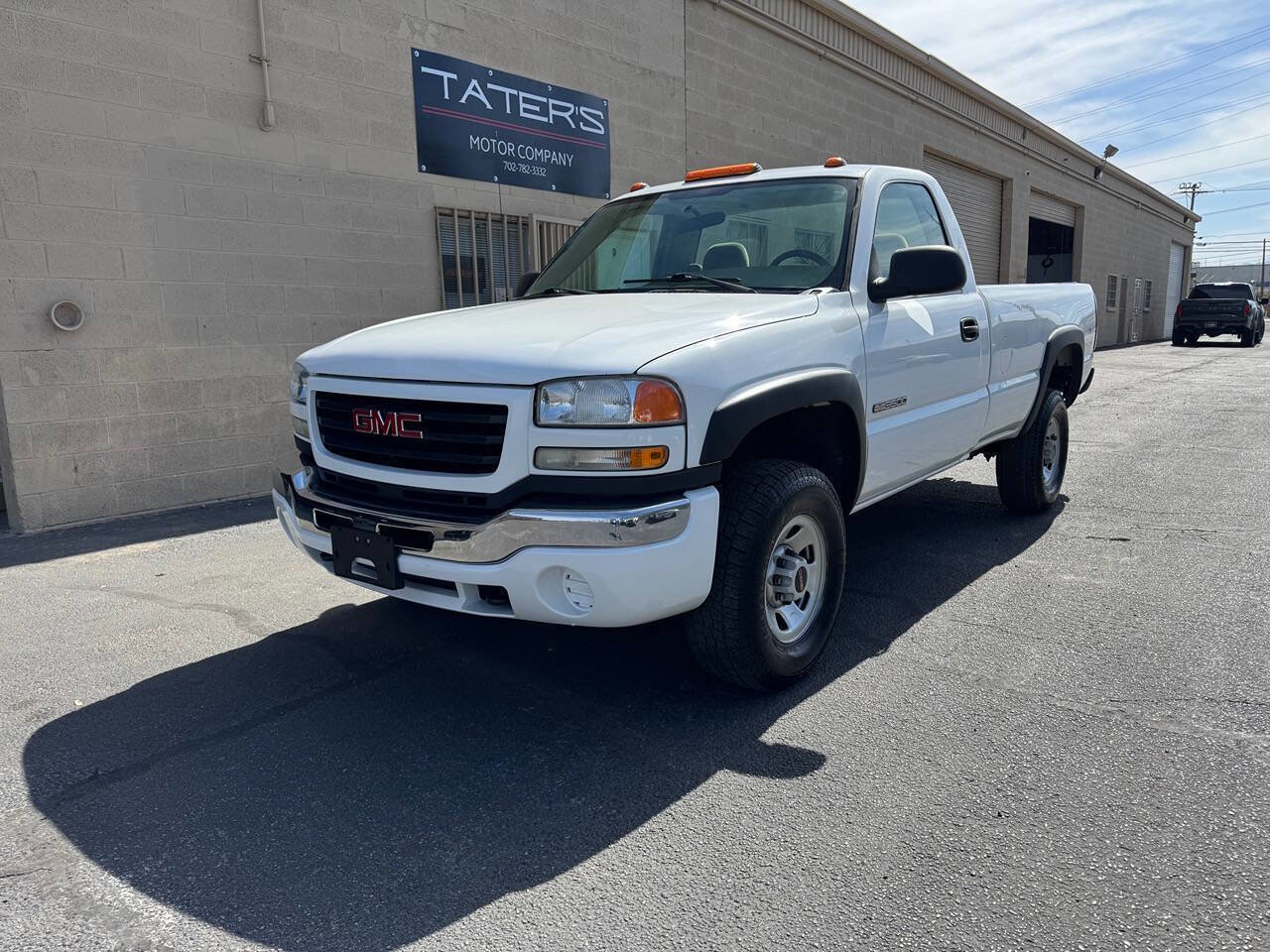 Used 2005 GMC Sierra 3500 W/T w/ Snow Plow Prep Package AWD/4WD image 2