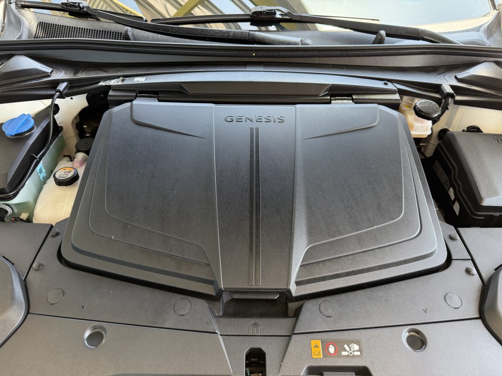Used 2023 Genesis GV60 Advanced AWD/4WD image 42