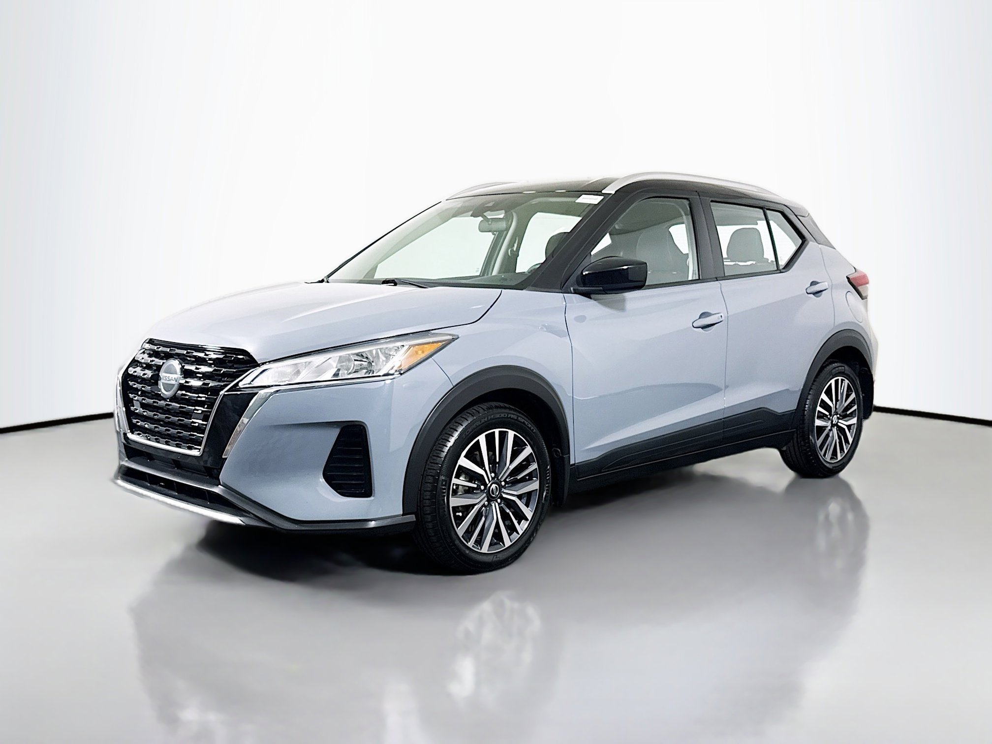 Used 2021 Nissan Kicks SV image 4