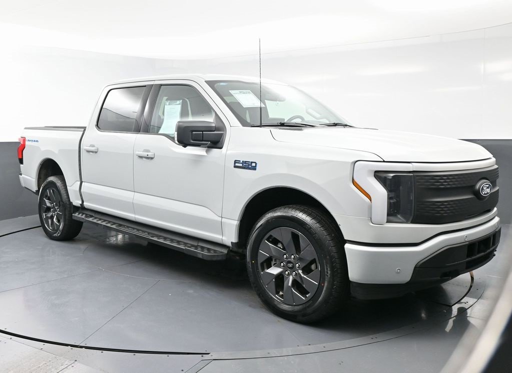 Used 2024 Ford F150 Lightning Flash w/ Max Trailer Tow Package image 3