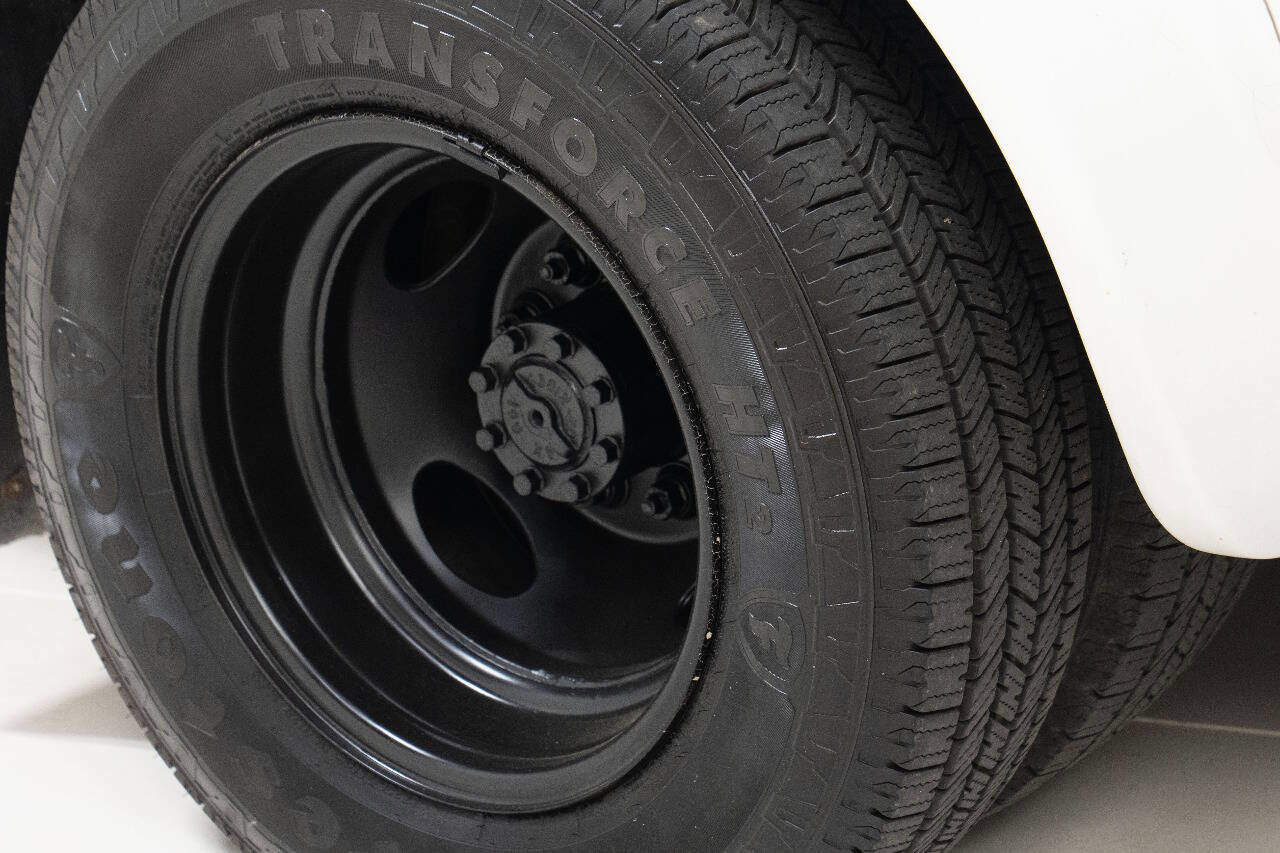 Used 2016 Ford E-350 and Econoline 350 Super Duty w/ Shuttle Bus Prep Package image 12