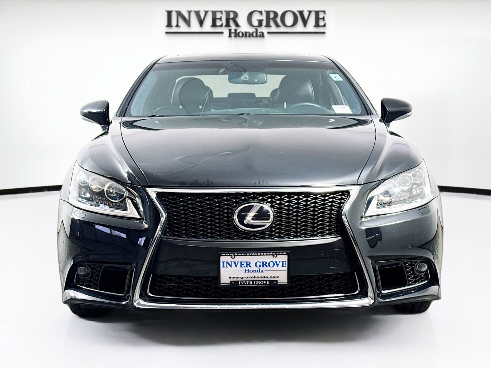 Used 2013 Lexus LS 460 AWD w/ F-Sport Pkg image 2