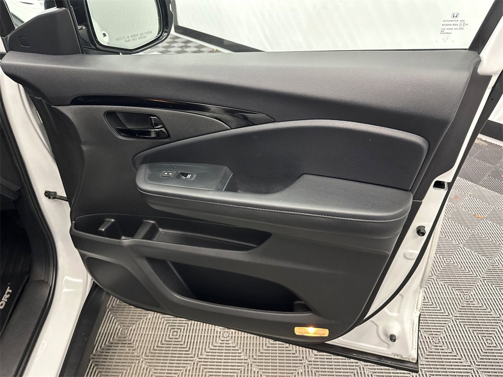 Used 2022 Honda Passport Elite image 16