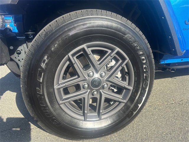 New 2025 Jeep Gladiator Sport image 17