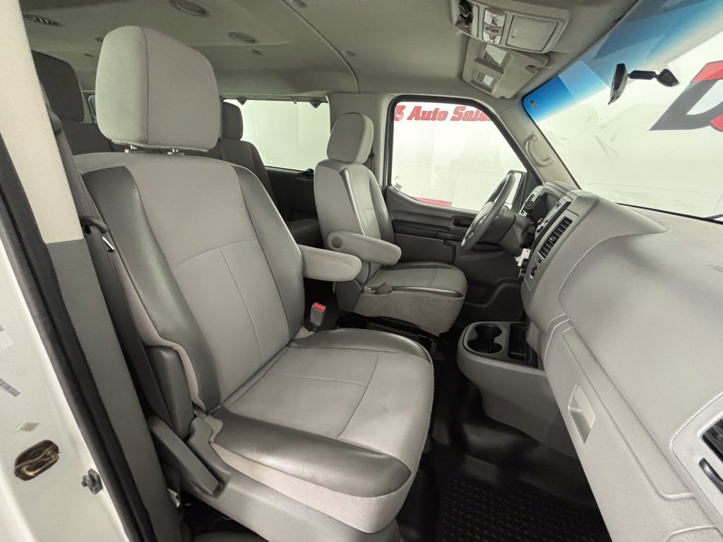 Used 2018 Nissan NV 3500 S image 27