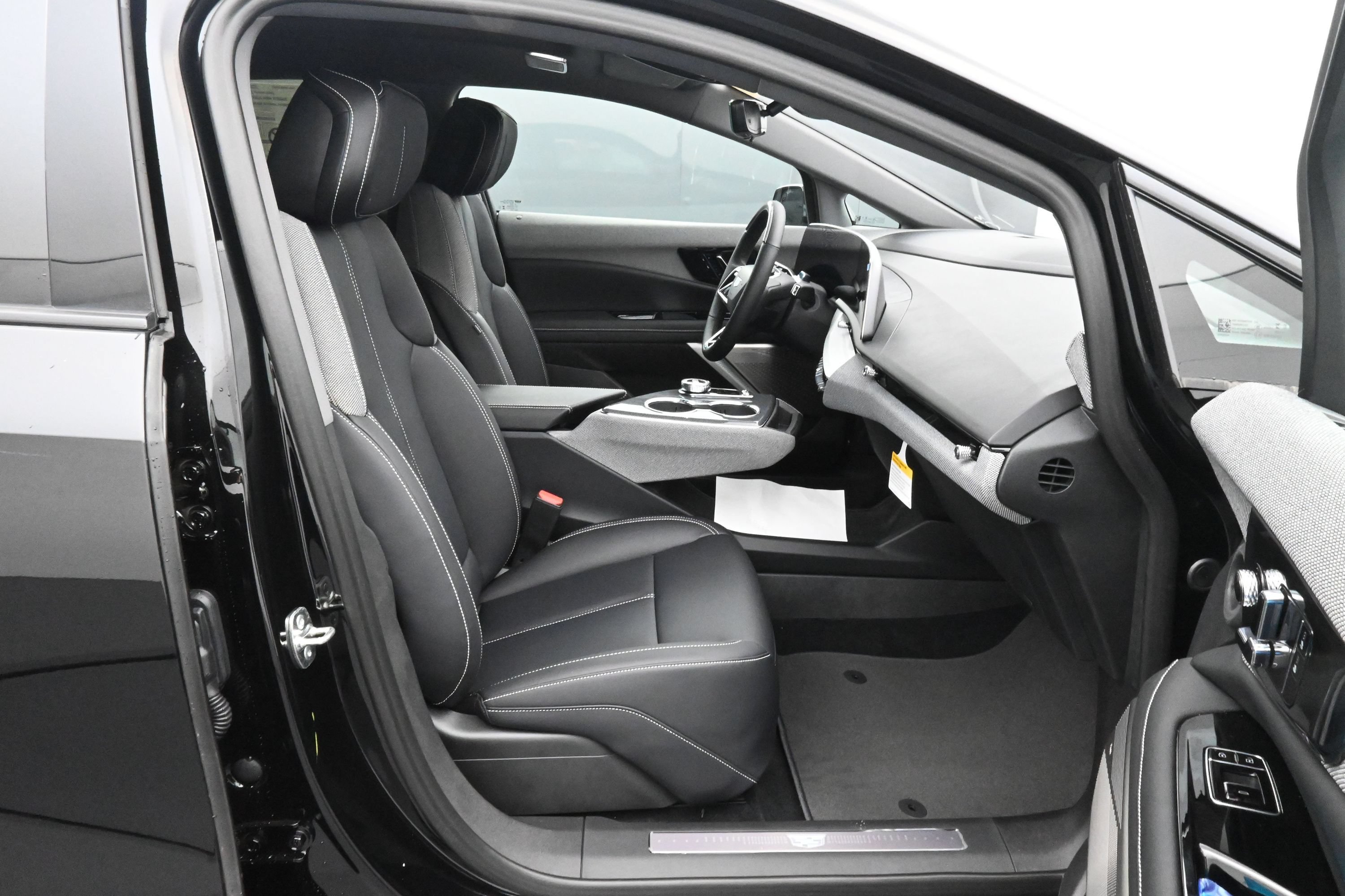 New 2026 Cadillac Optiq Sport 1 w/ LPO, Floor Liner Package AWD/4WD image 13