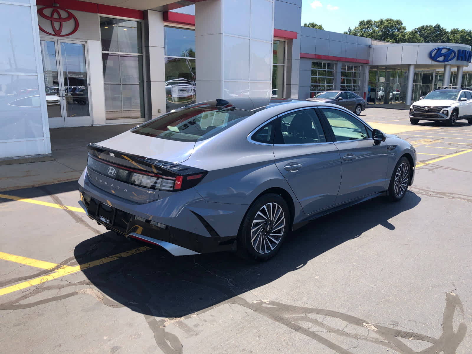 Certified 2025 Hyundai Sonata Limited FWD image 4