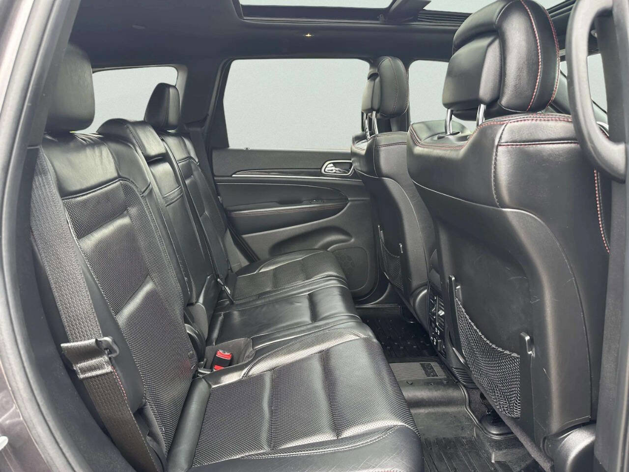 Used 2018 Jeep Grand Cherokee Trailhawk w/ Trailhawk Luxury Group AWD/4WD image 16