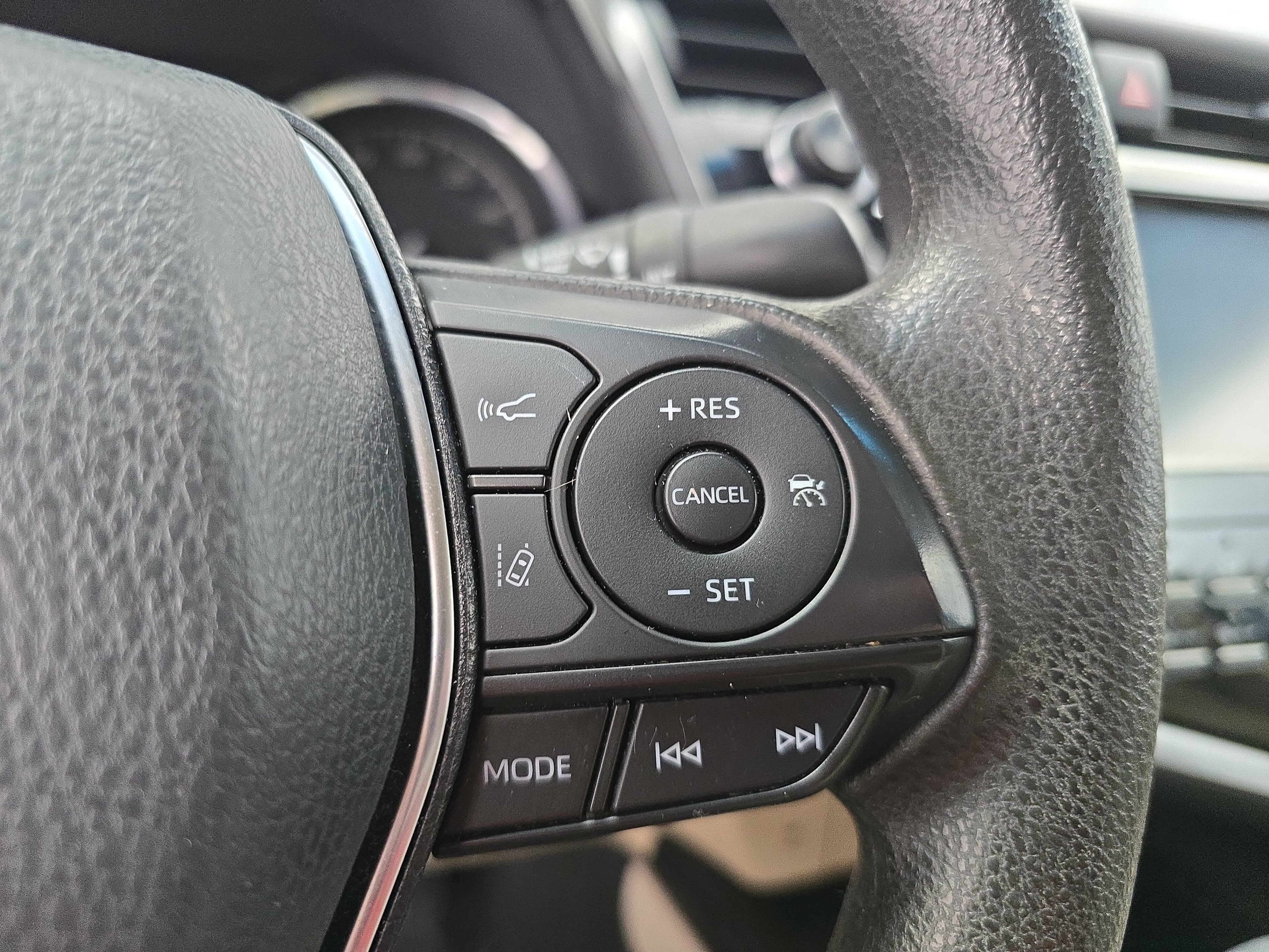 Used 2019 Toyota Camry LE FWD image 17