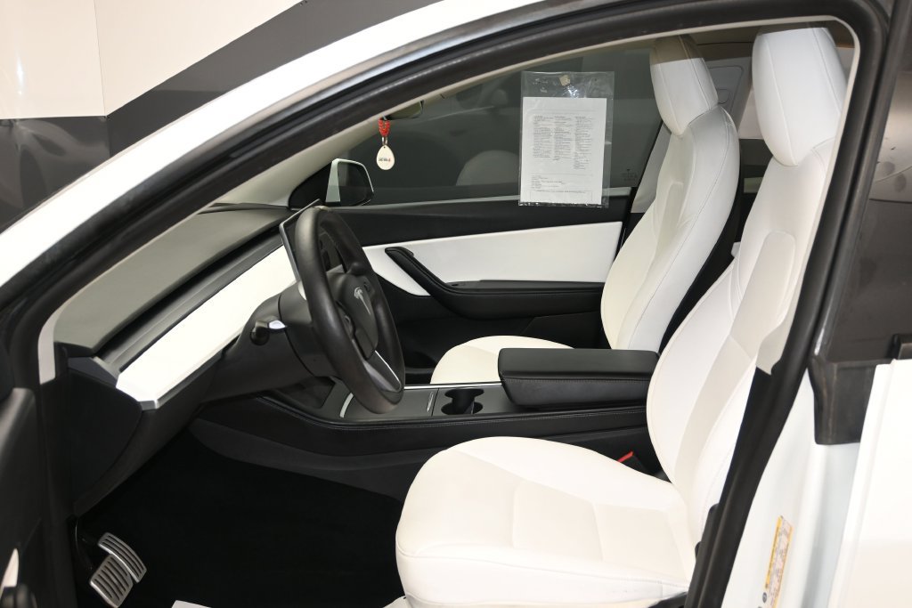 Used 2022 Tesla Model Y Performance AWD/4WD image 9