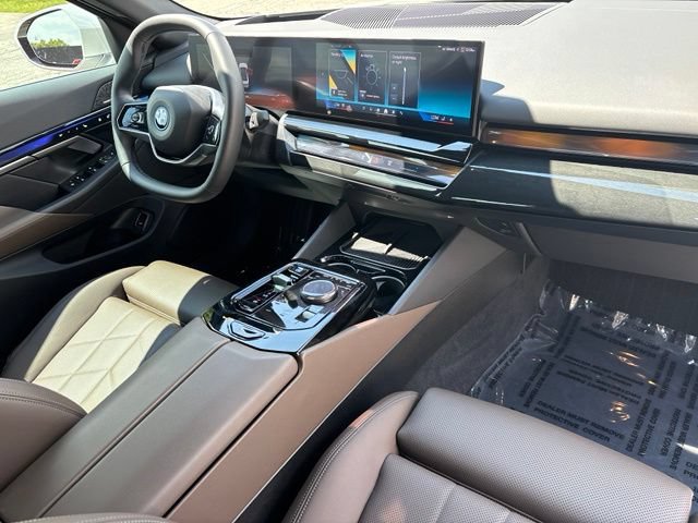 Used 2024 BMW i5 eDrive40i w/ Premium Package RWD image 30