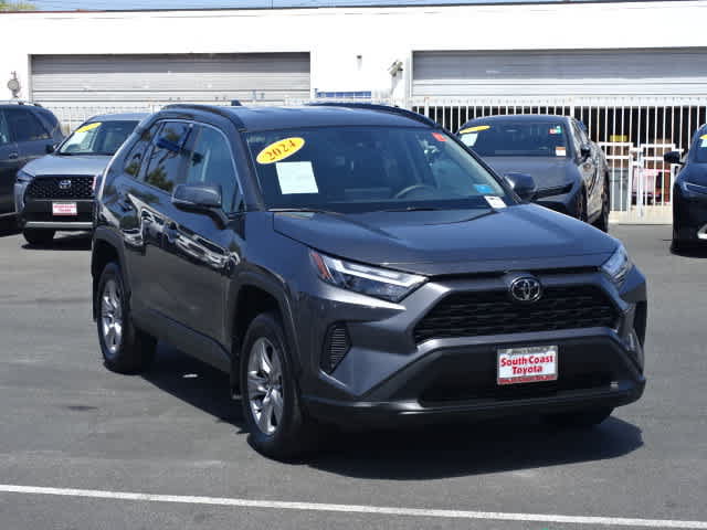 Used 2024 Toyota RAV4 XLE FWD image 3
