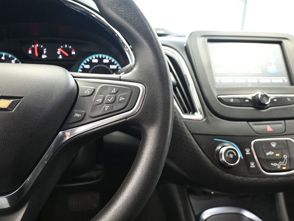 Used 2018 Chevrolet Malibu LT w/ LPO, Convenience Package 2 image 29