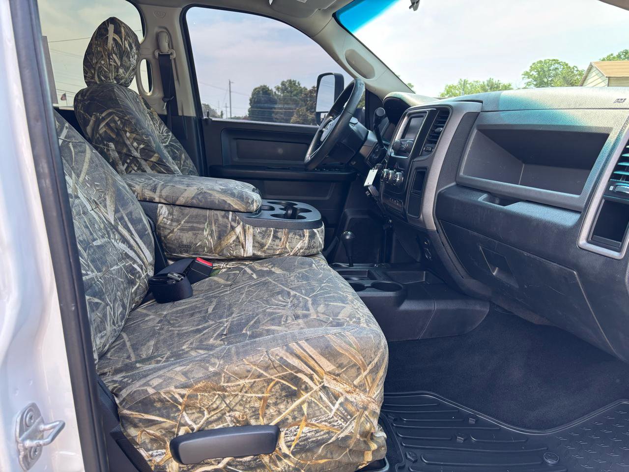 Used 2018 RAM 3500 Tradesman w/ Chrome Appearance Group AWD/4WD image 14