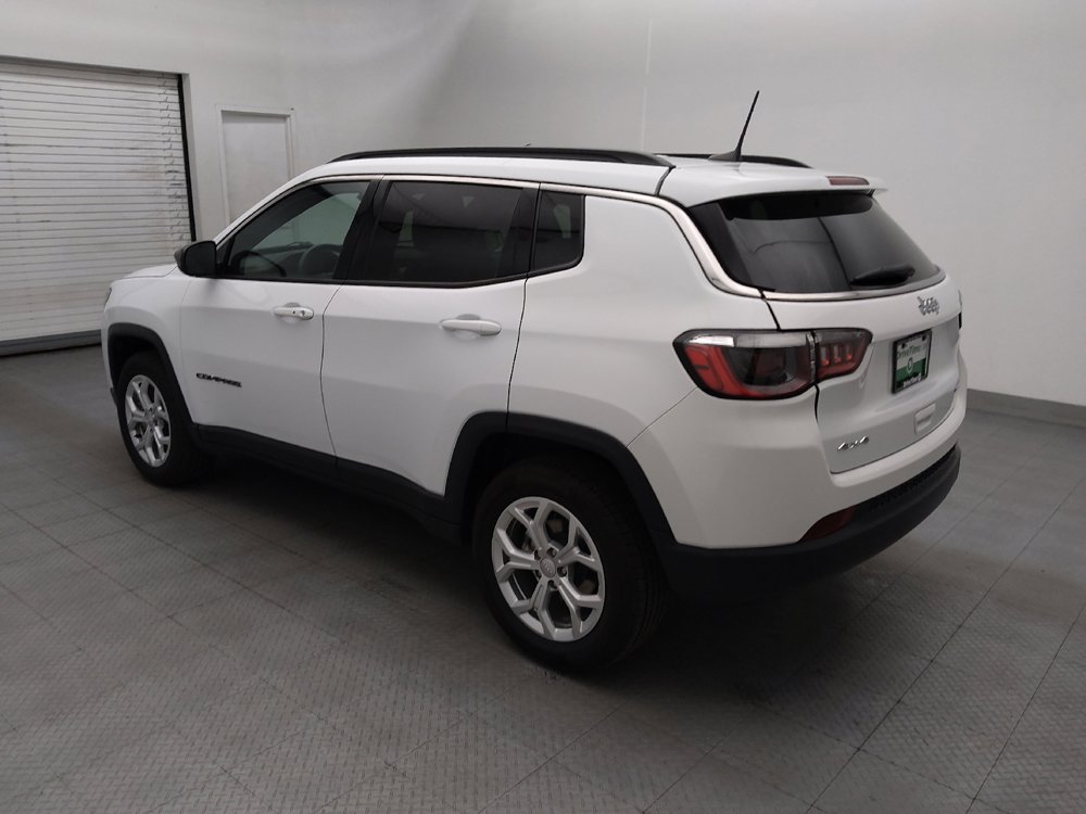 Used 2024 Jeep Compass Latitude AWD/4WD image 3