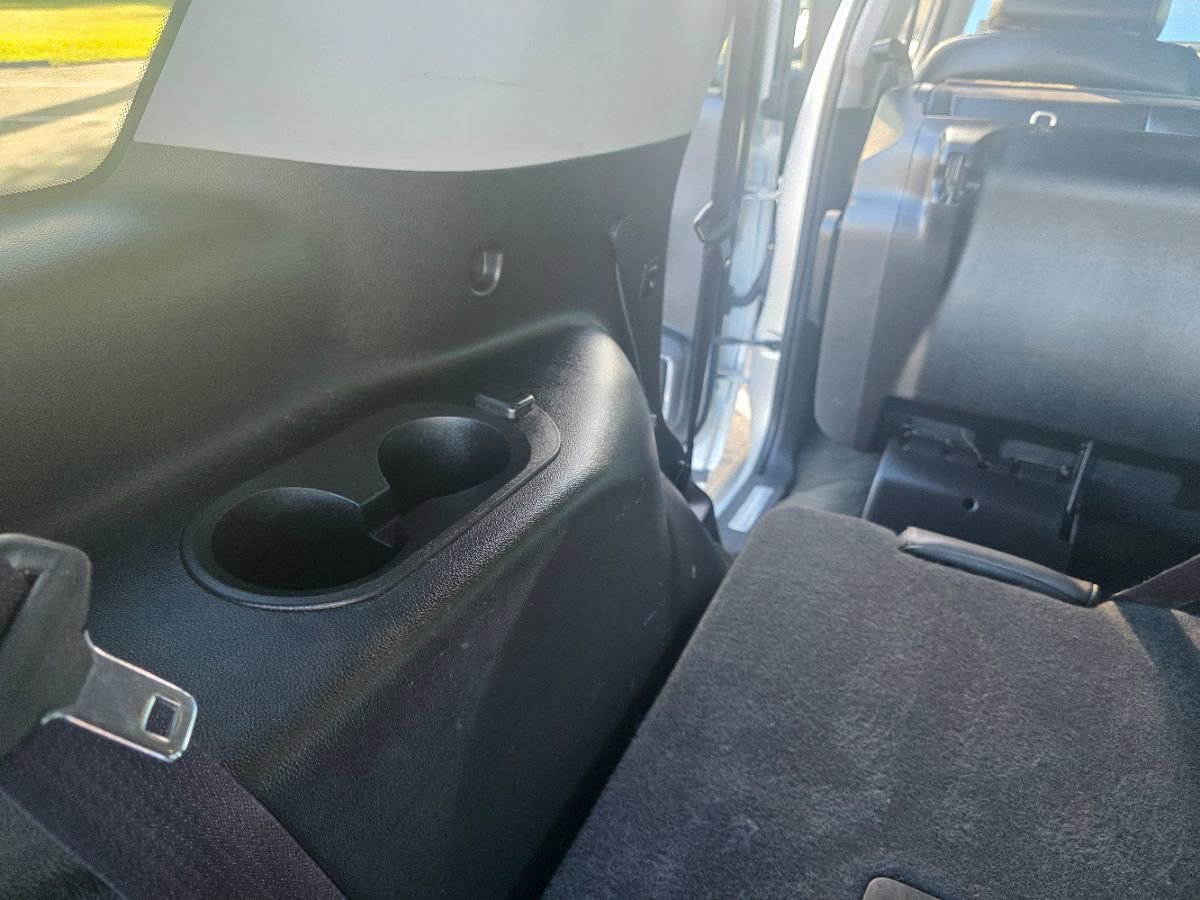 Used 2016 GMC Yukon SLT image 36