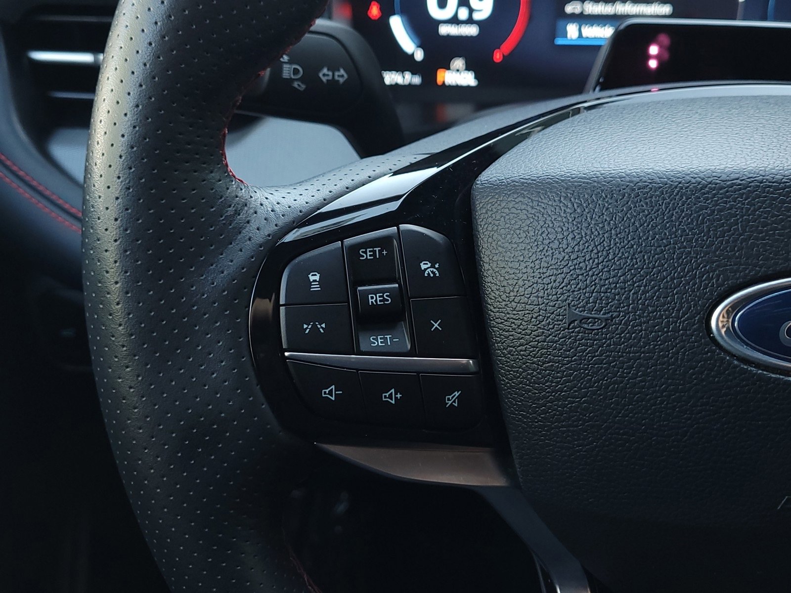 Used 2025 Ford Explorer ST-Line image 25