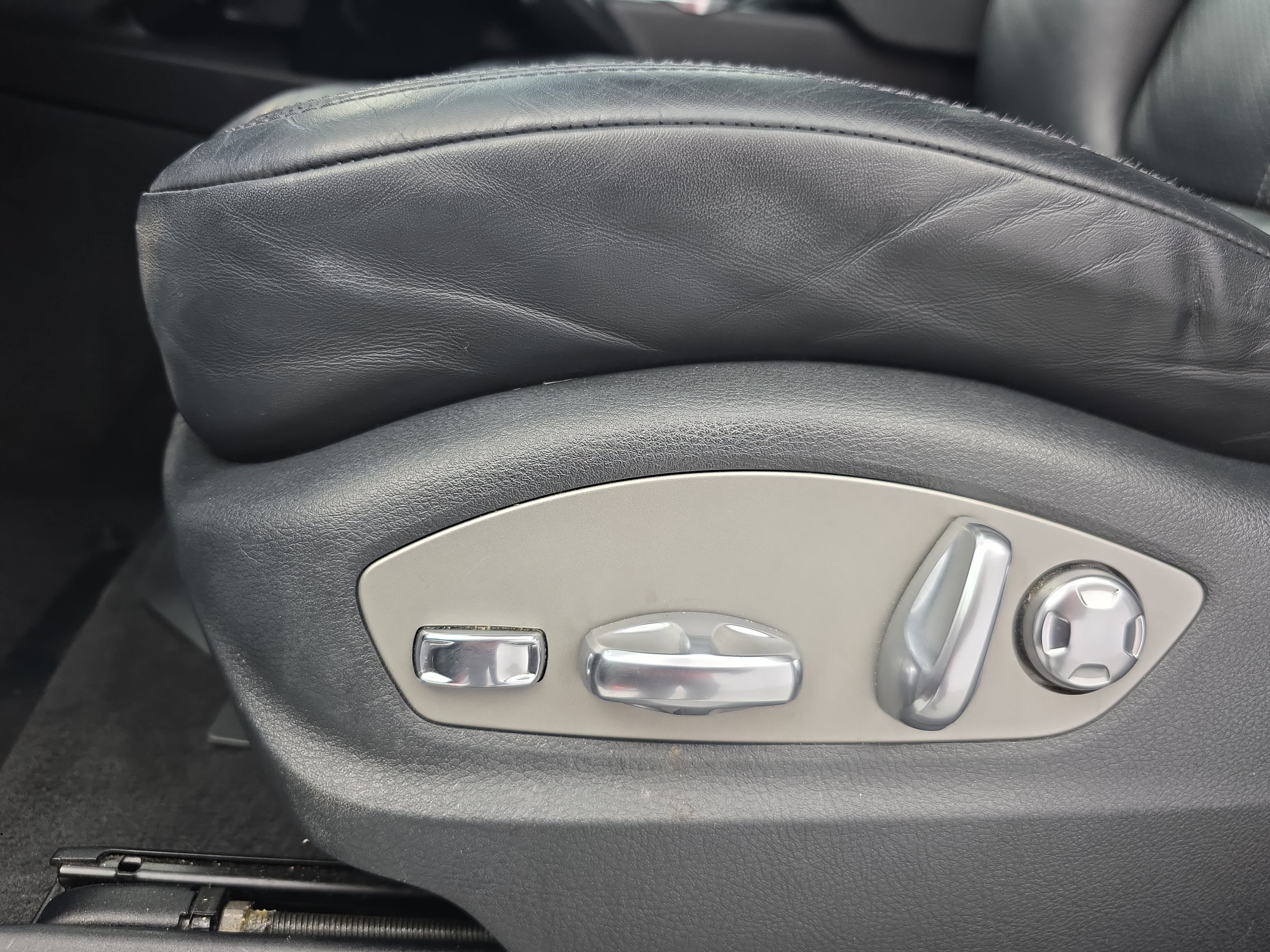 Used 2012 Porsche Cayenne AWD/4WD image 27