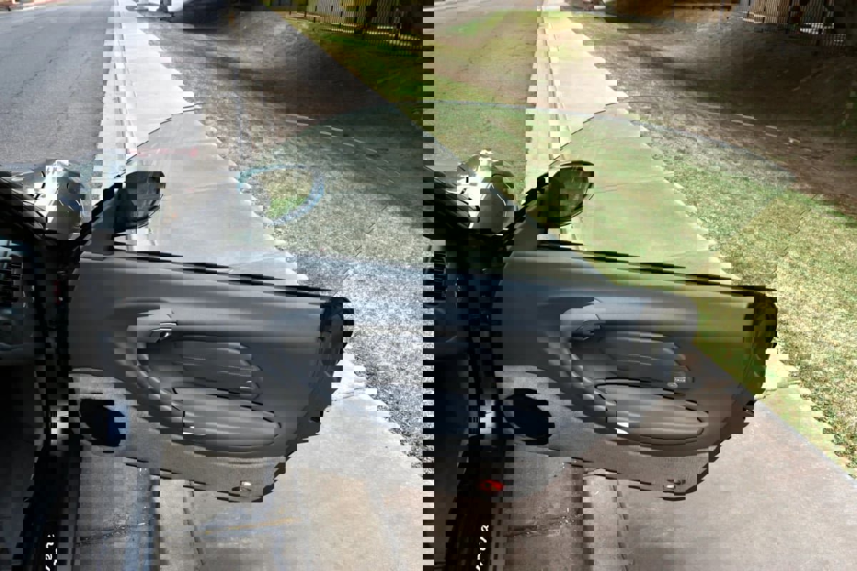 Used 2002 Porsche 911 Cabriolet image 23