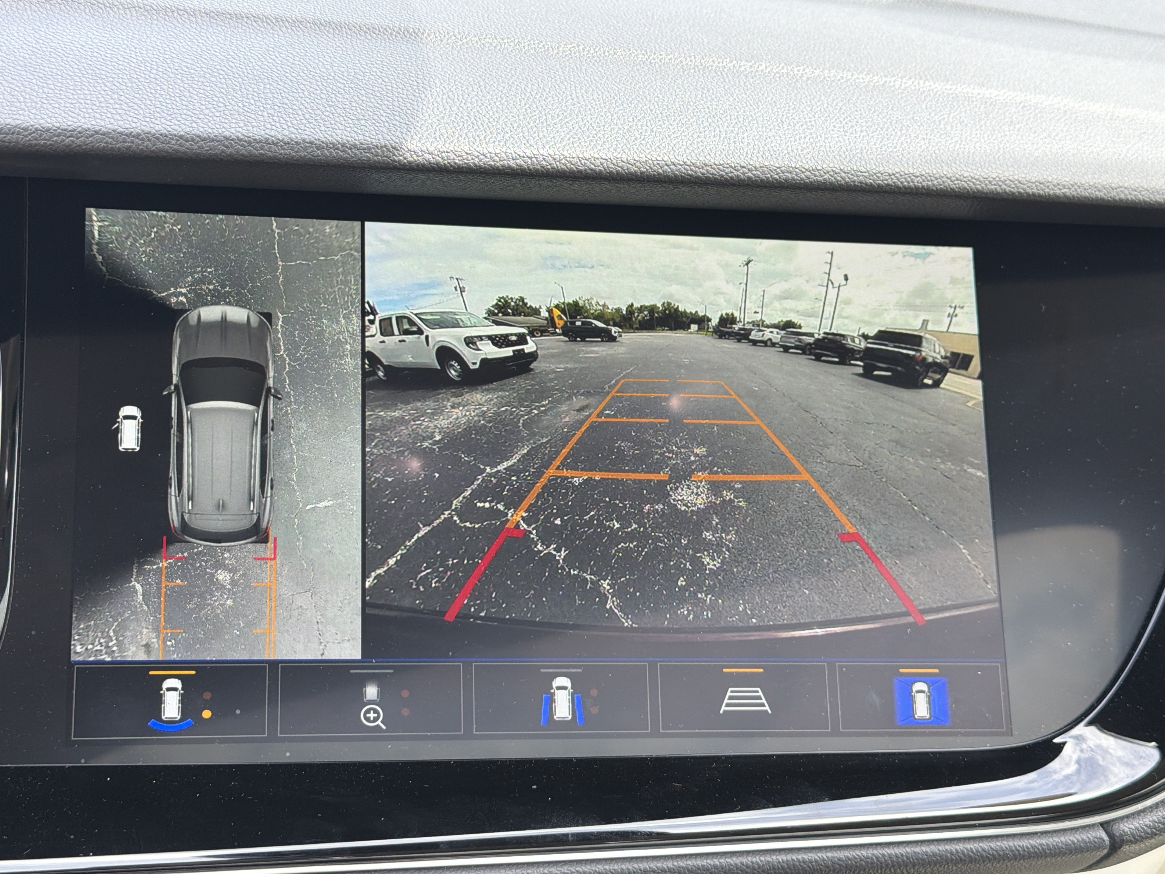 Used 2023 Buick Envision Avenir FWD image 28