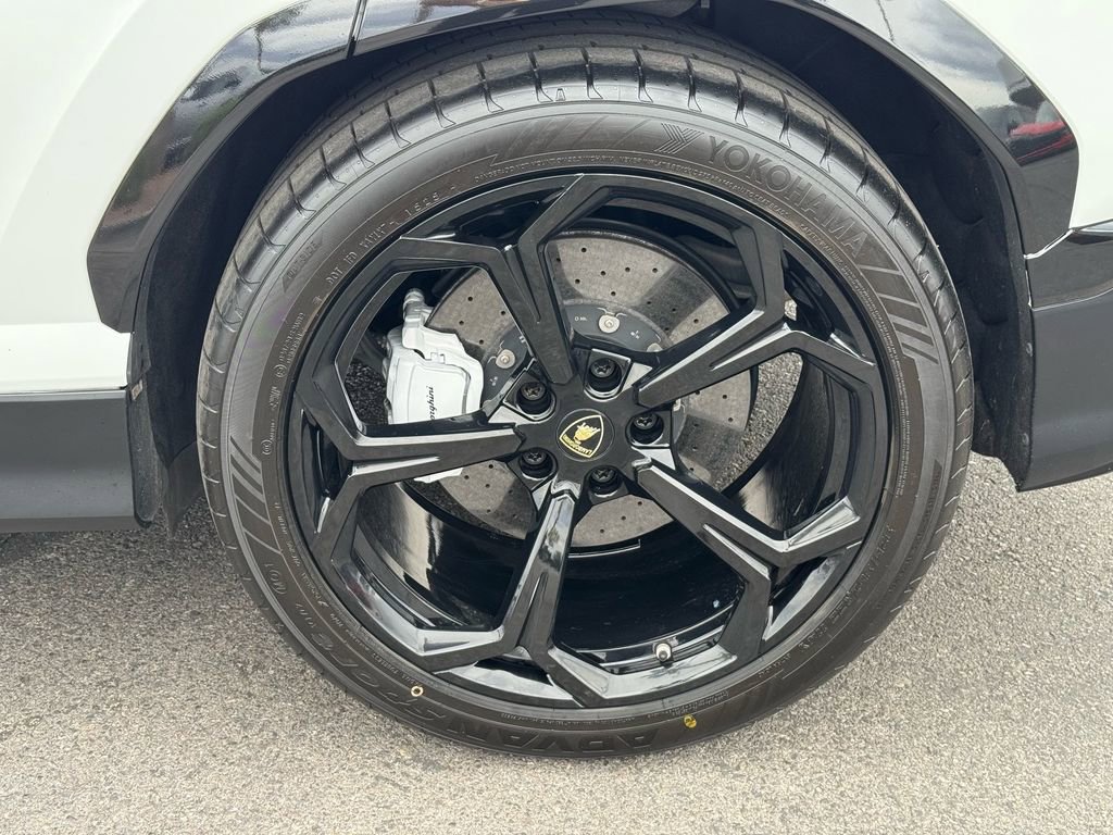 Used 2019 Lamborghini Urus image 9