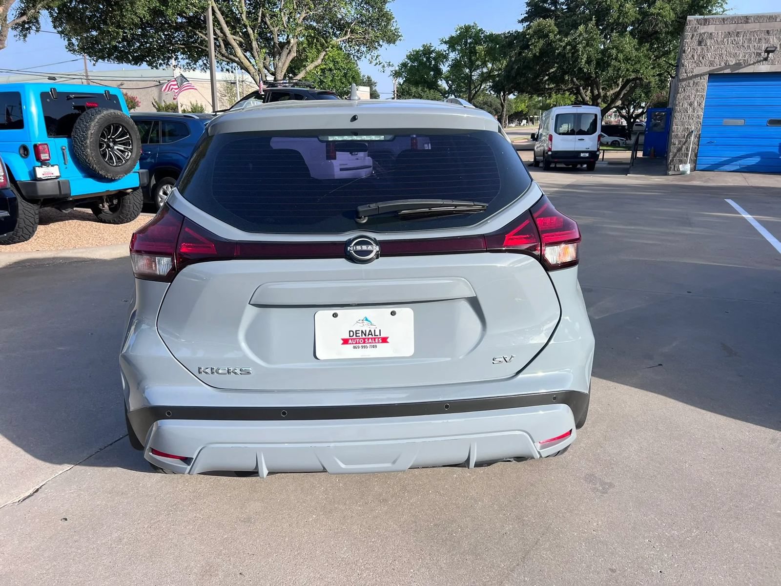 Used 2023 Nissan Kicks SV FWD image 8