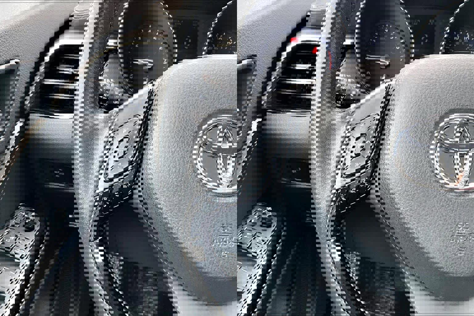 Used 2021 Toyota C-HR Limited image 23