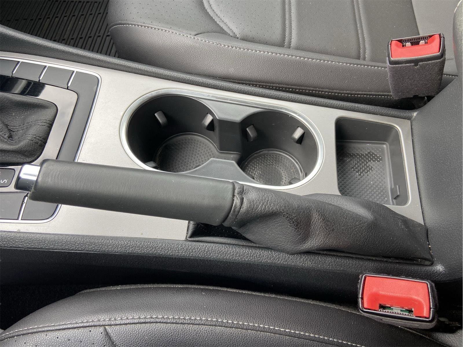 Used 2020 Volkswagen Passat 2.0T SE image 32