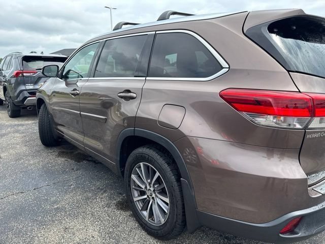 Used 2017 Toyota Highlander XLE FWD image 21