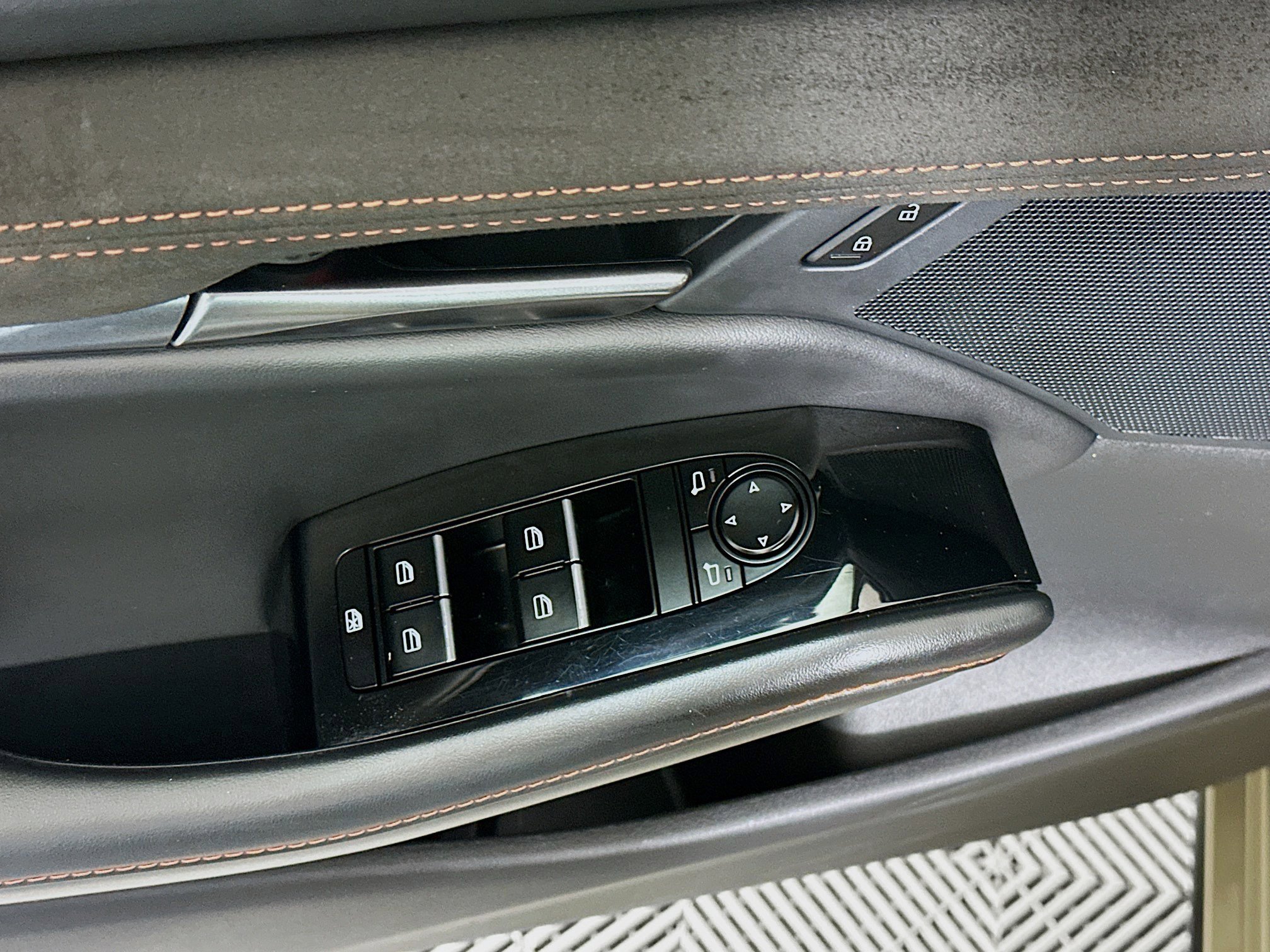 Used 2024 MAZDA MAZDA3 s image 15