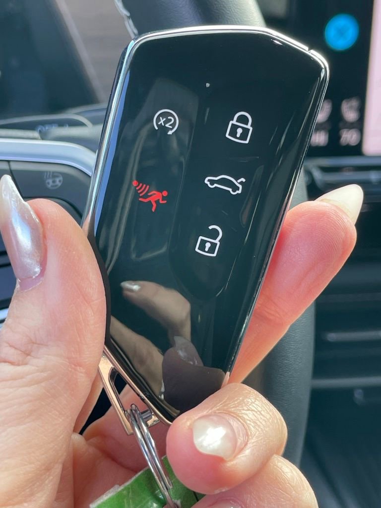 Certified 2025 Volkswagen Atlas SE w/ Black Wheel Package image 27