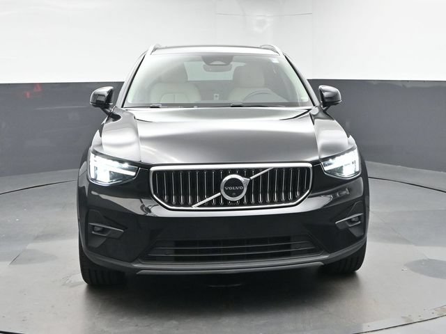 Used 2023 Volvo XC40 B5 Ultimate w/ Protection Package Premier AWD/4WD image 2